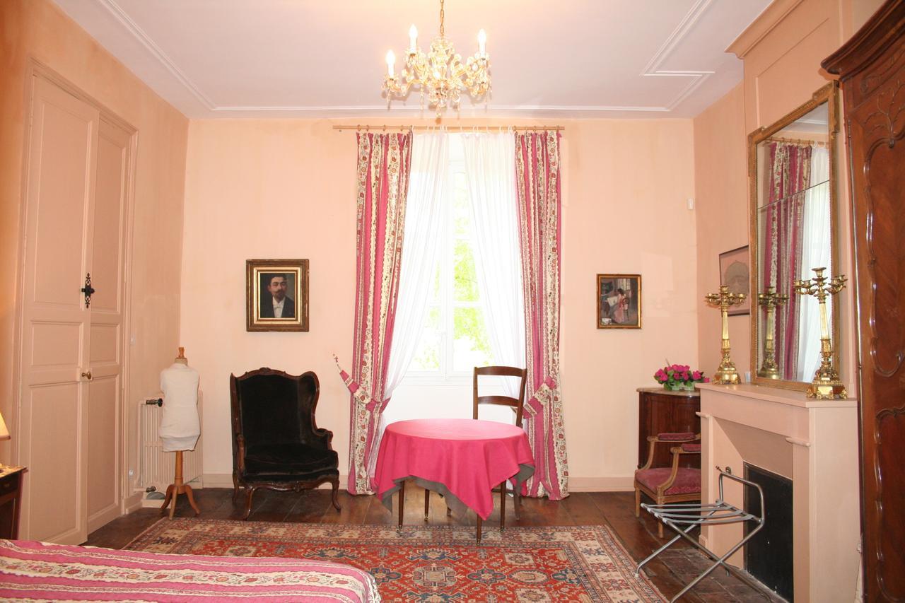 Chateau Manoir De La Leche Touvre Kamer foto