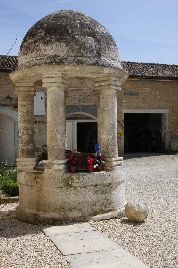Chateau Manoir De La Leche Touvre Buitenkant foto